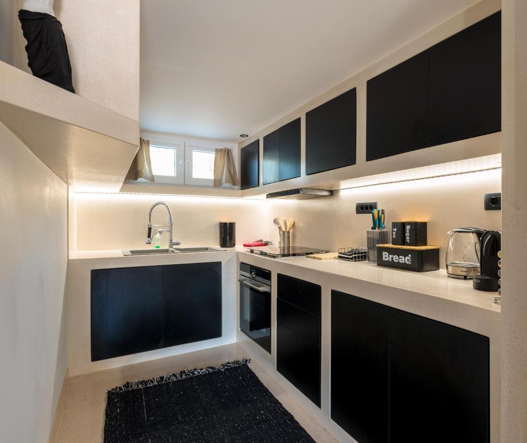 Black And White Apartment Pollonia Exterior foto